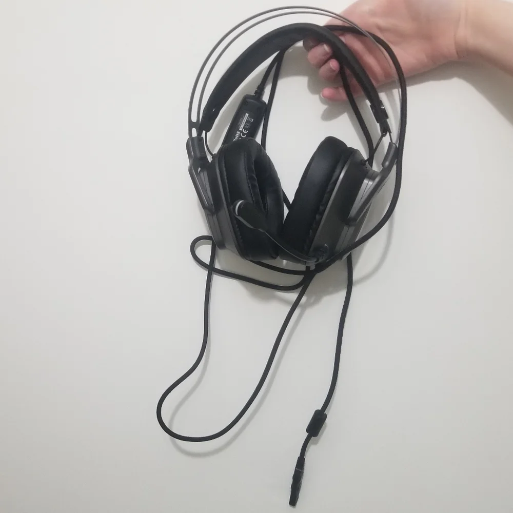 Gamepower wired gaming headphones w 7.1 surround sound, EUC - Picture 2 of 6